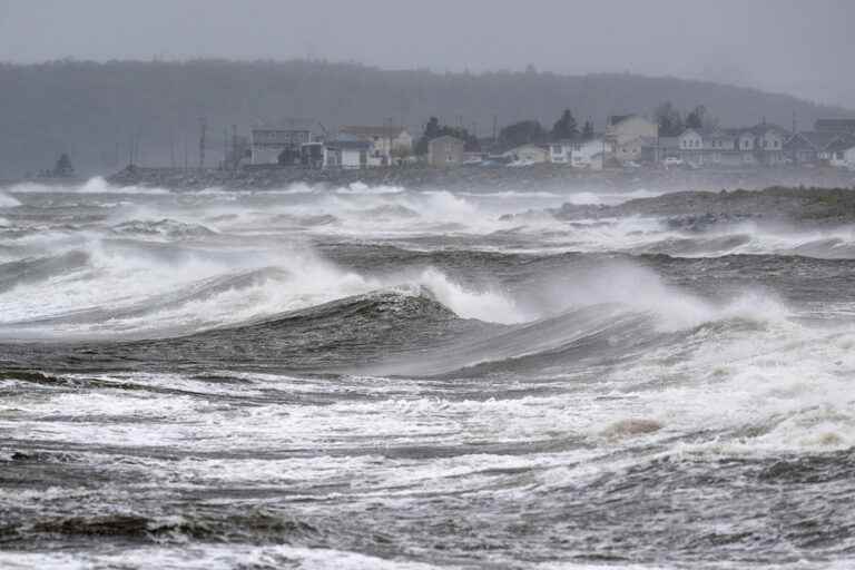 Fiona reaches Nova Scotia, Maritimes without power