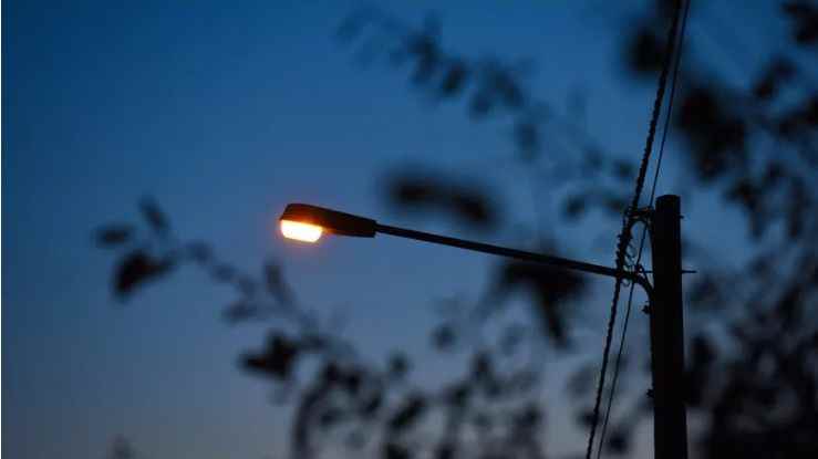 For or against stopping public lighting in your municipality?