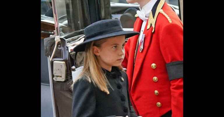 Funeral of Elizabeth II: Princess Charlotte shares a tender moment with Prince Harry, supporting photos