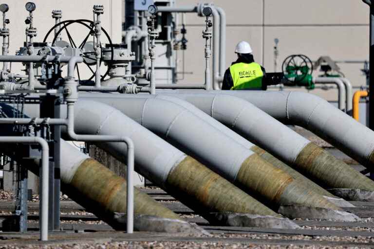 Gas jumps with Nordstream leaks, oil recovers