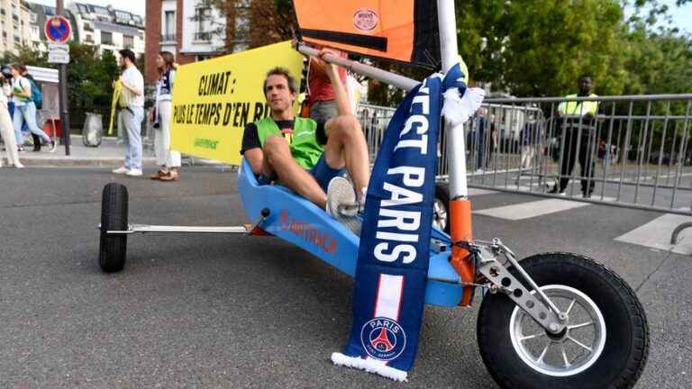 Greenpeace France brings a sand yacht in front of the Parc des Princes