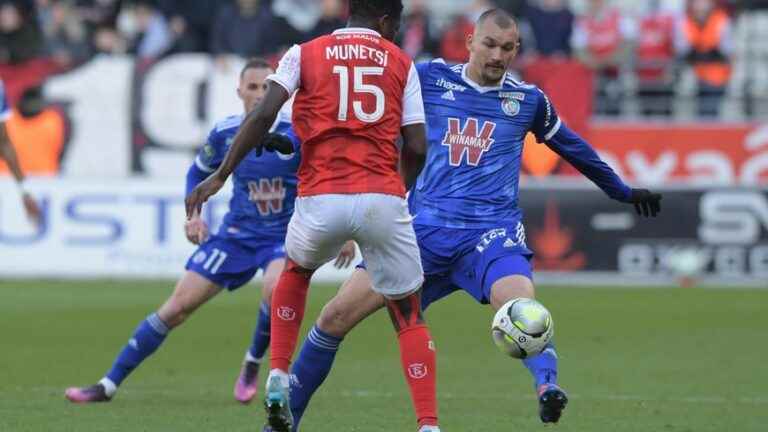 How is the Racing Club de Strasbourg organized?