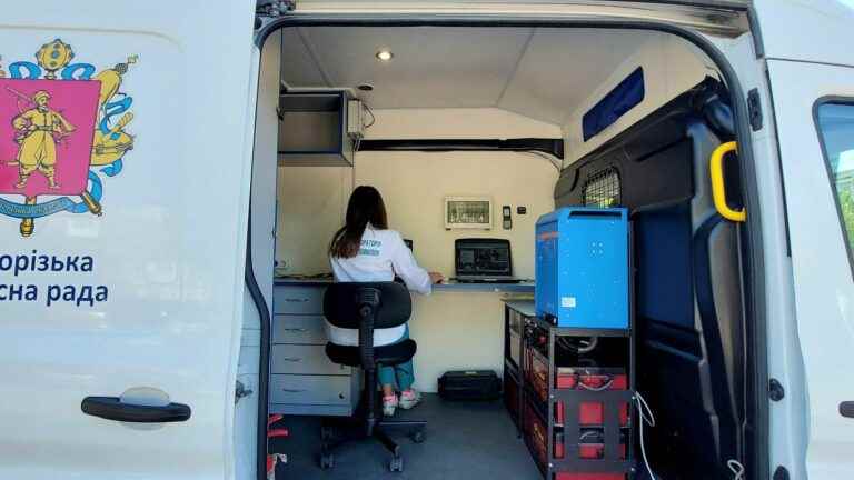 In Zaporizhia, a mobile laboratory roams the streets day and night to check the level of radioactivity