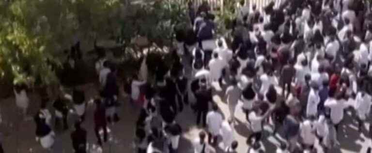 Iran: Security forces open fire on protesters