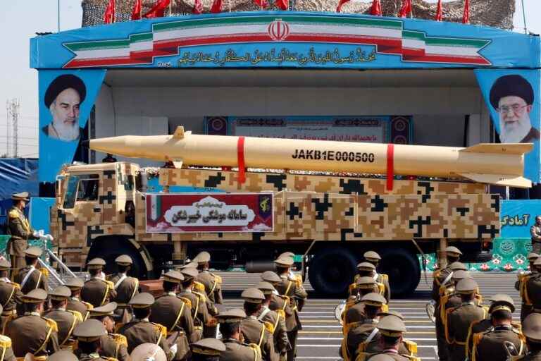 Iran unveils new medium-range missile