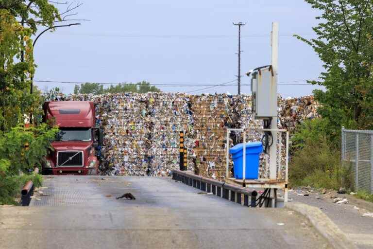 Lachine Sorting Center |  Collection in danger, Montreal changes sorter