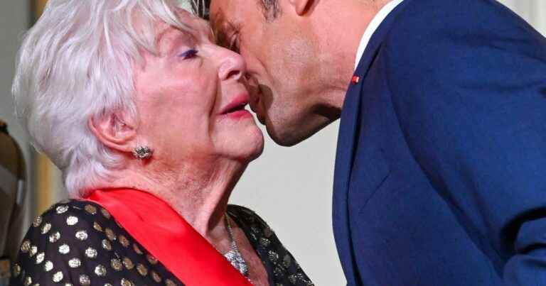 Line Renaud: Little kisses from Emmanuel Macron and immense emotion for an incredible reward!