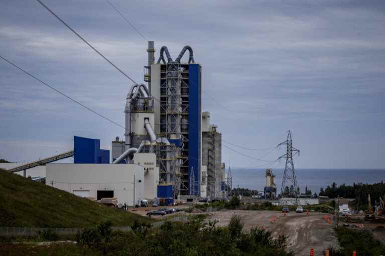 McInnis Cement Plant |  The PQ does not close the door to financial assistance to green the plant