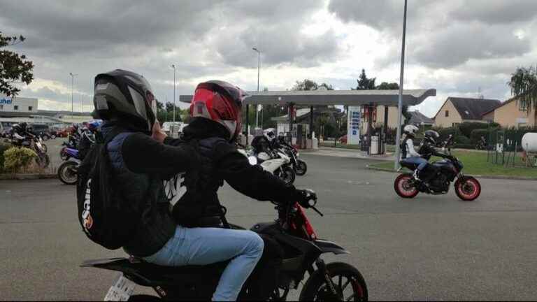 Nearly a hundred bikers came to pay tribute to Bryan, who “dreamed of passing his license”