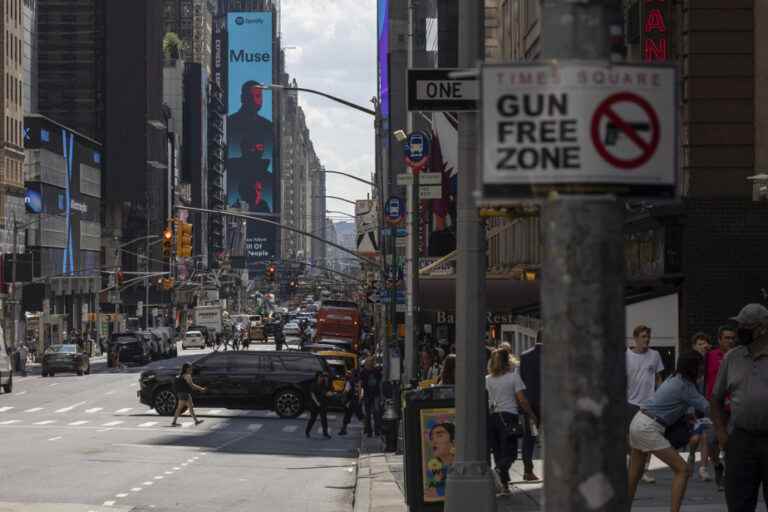 New York bans guns in Times Square