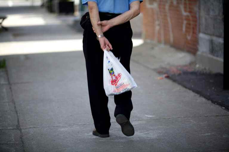 Disposable plastic bags officially banned in Montreal