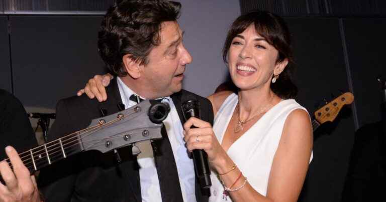 Nolwenn Leroy sublime in white and ultra complicit with Patrick Bruel, Laurent Gerra and Louis Bertignac