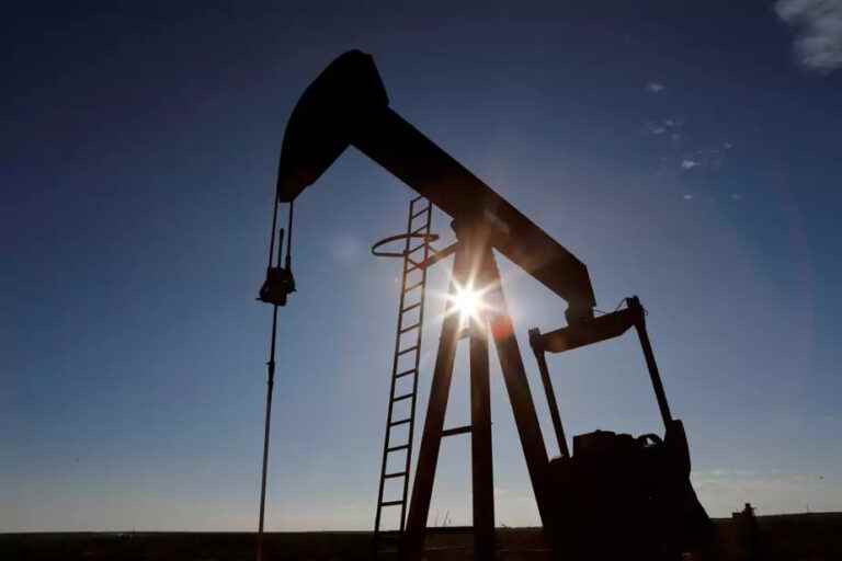 Oil ends lower, worried about demand