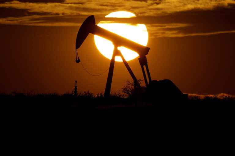 Oil ends the week on another rise