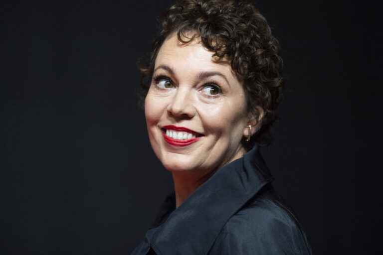 Olivia Colman pays tribute to the Queen