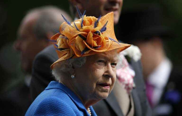 Queen Elizabeth II, a recognizable look among all