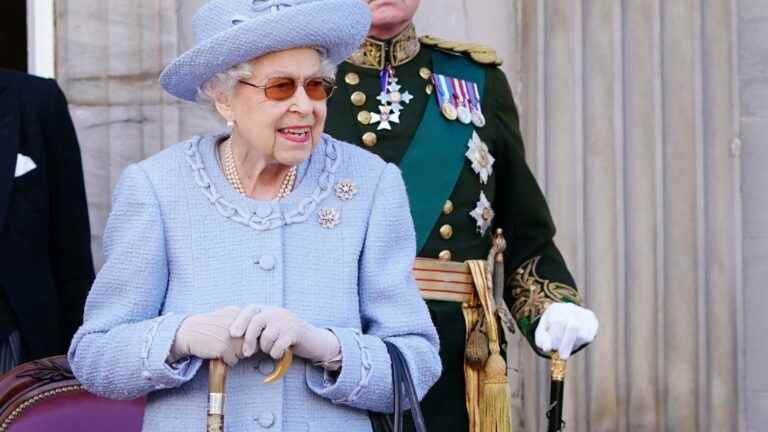 the four children of Queen Elizabeth II as well as princes William and Harry go to his bedside