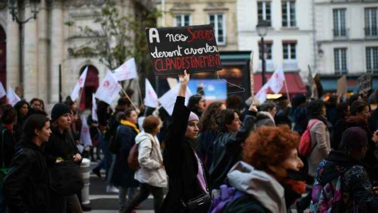 Several thousand demonstrators mobilize in France for the defense of the right to abortion