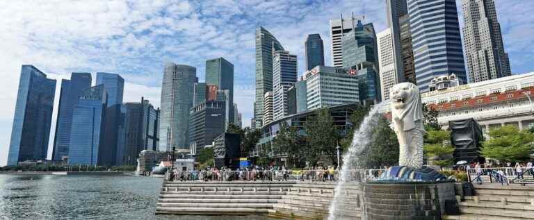 Singapore replaces Hong Kong as Asia’s financial center