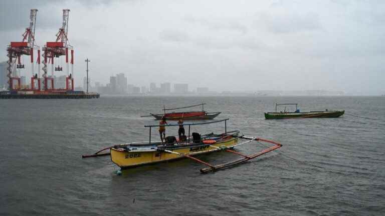 Super Typhoon Noru makes landfall in the Philippines