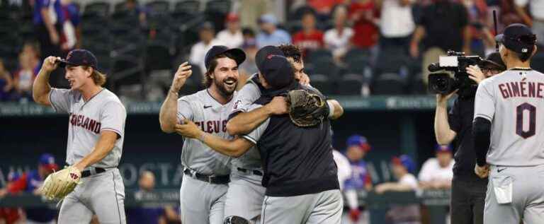 The Guardians at the top against the Rangers