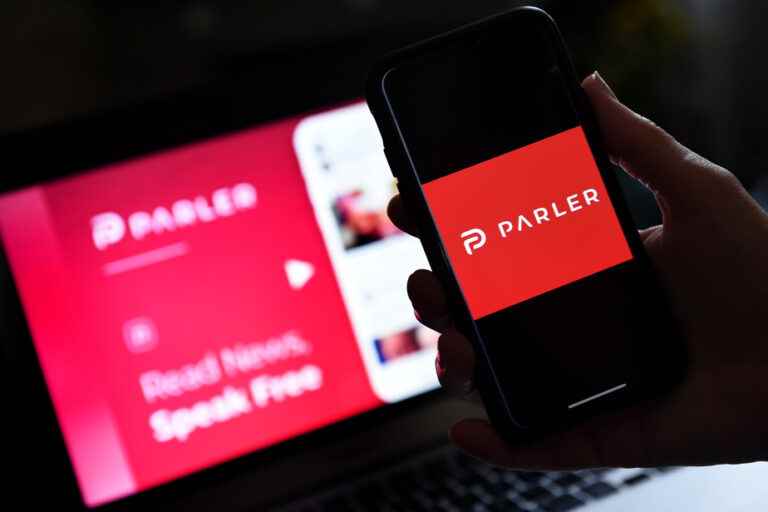 The Parler social network authorized again on Google Play