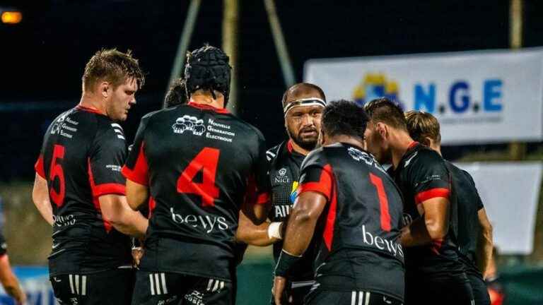 The Stade Niçois rugby players hold their first victory!