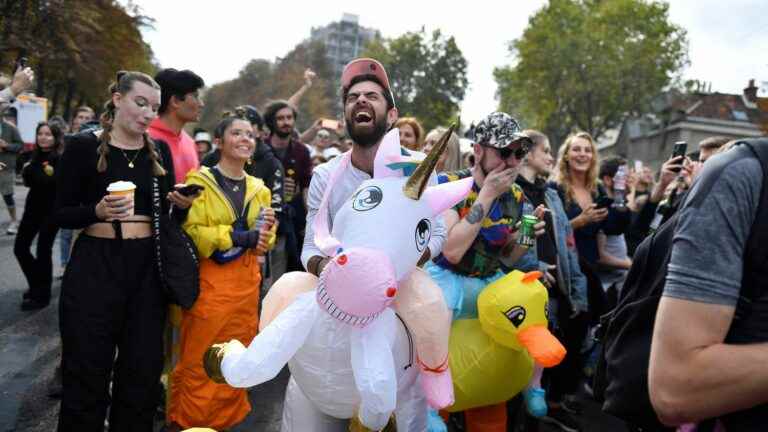 The Techno Parade is making a comeback in Paris, led by a float in the colors of Ukraine