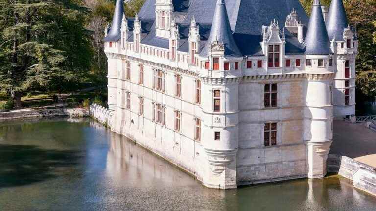 The castle of Azay-le-Rideau, opens its doors for free