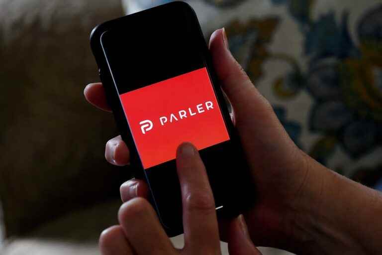 The conservative social network Parler buys a host