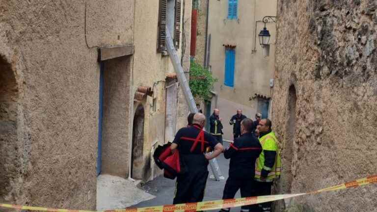 The floors of an old house are collapsing in Cotignac