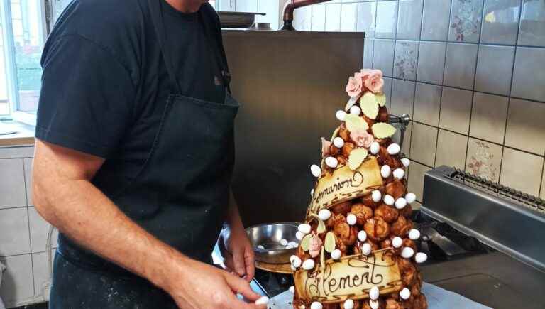 The raspberry, Valéry’s favorite cake, chef of the restaurant “Chez Maxime” in Sancey