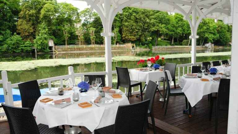 The restaurant “Le Pavillon Bleu” is a hymn to freshness that will make your taste buds travel