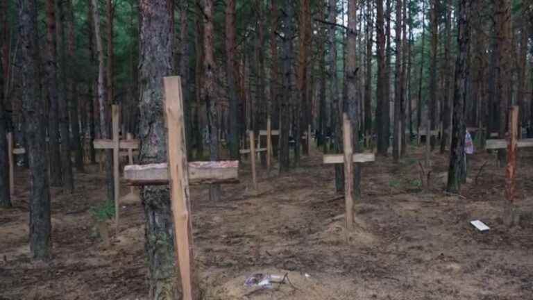 War in Ukraine: Hundreds of graves discovered near Izium, according to the Ukrainian army