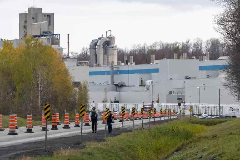 Work accident at Domtar Windsor |  Safety gaps with the scaffolding pointed out