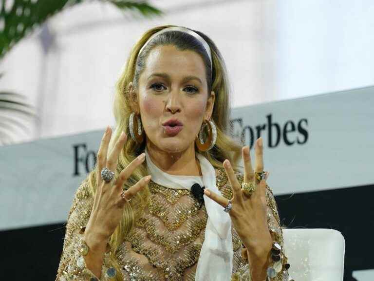 “You scare my children”, locked up in her home, Blake Lively addresses the “11 men” who are H24 in front of her door!