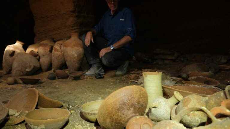 a burial vault dating from the time of Pharaoh Ramses II discovered south of Tel Aviv