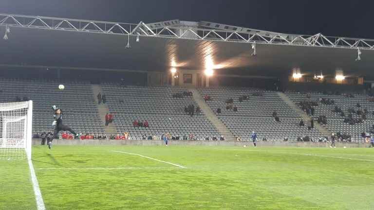 a meeting with management and supporters on Saturday at the Costières stadium