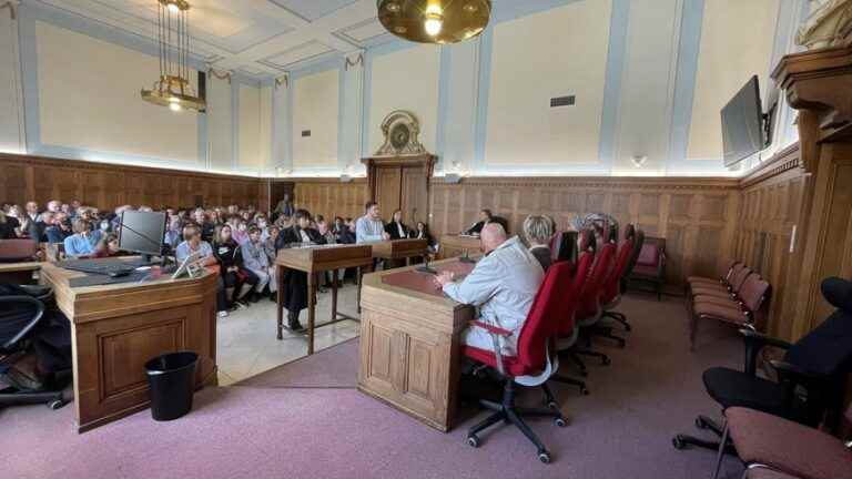 full box for the fictitious trial of the court of Sarreguemines