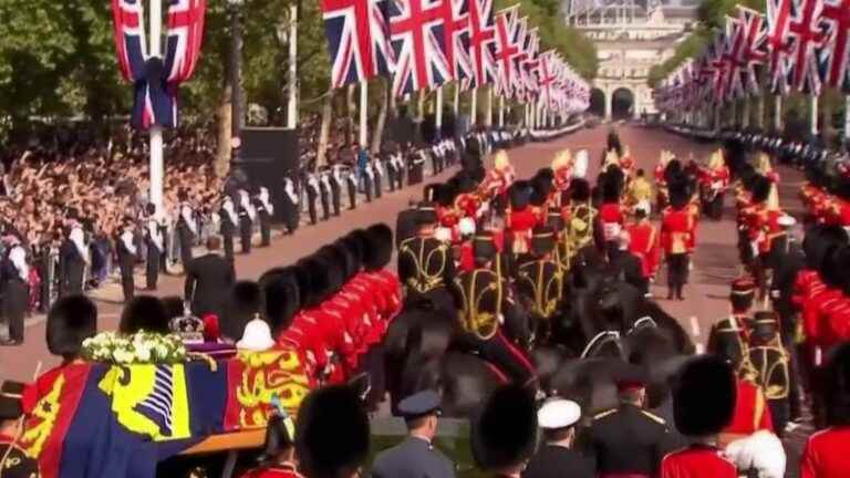 huge popular enthusiasm for the funeral procession