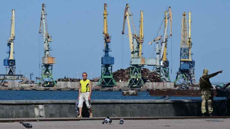 in Berdyansk, the daily life of Ukrainians under Russian occupation