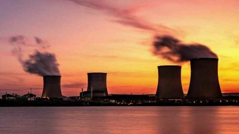 many nuclear reactors shut down