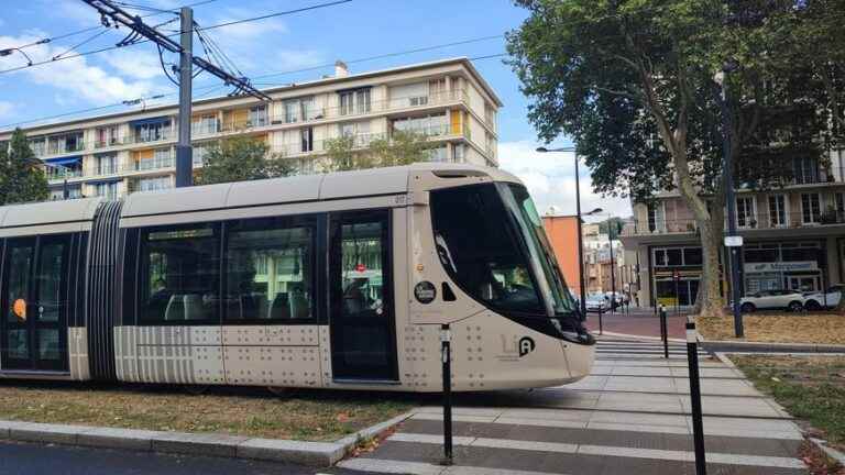 six stations unveiled on the tramway extension