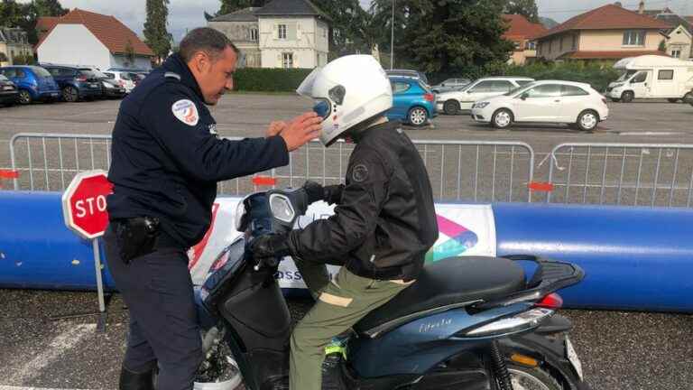 teenagers made aware of the dangers of motorized two-wheelers