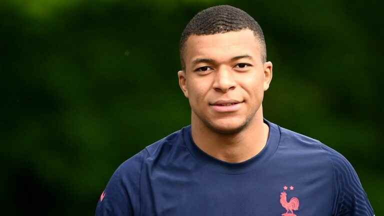 the FFF will review its image rights agreement “as soon as possible” after a dispute with Kylian Mbappé