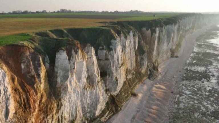 the cliffs of Étretat threatened by erosion