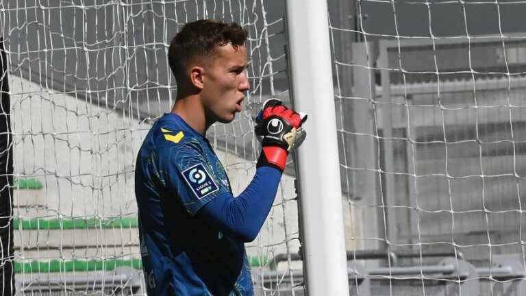 the group for Grenoble unveiled, Green holder in goal?