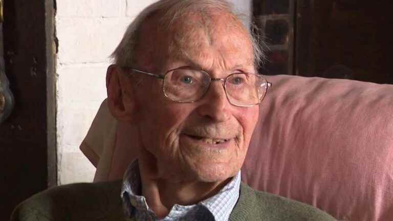 the memories of an English veteran settled in the Eure