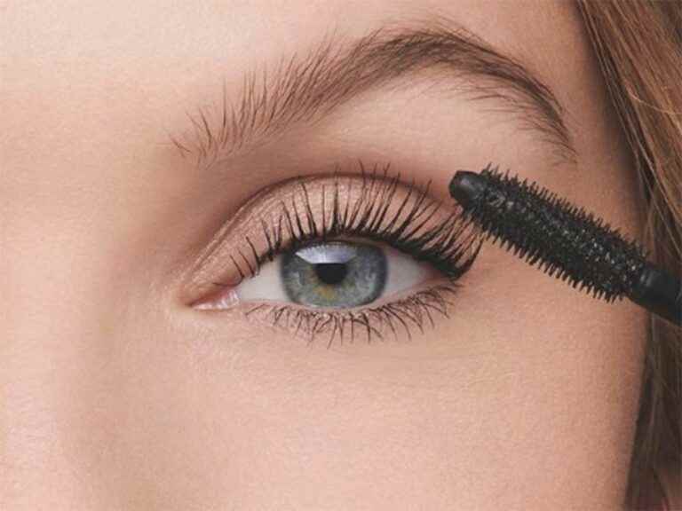 this mascara for less than 10€ is sold every 30 seconds in France