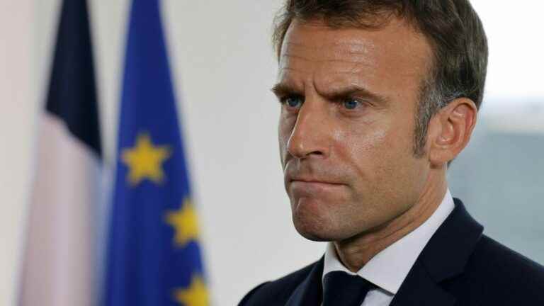 we must “hold our line” in the face of Vladimir Putin’s “blackmail”, according to Emmanuel Macron